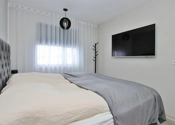 Beautiful Apartment In Akureyri